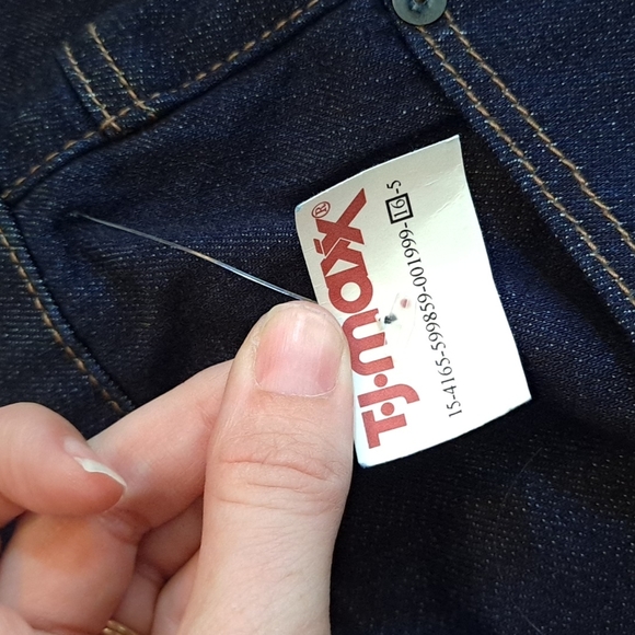 American Eagle Dark Wash Jeans 18x29 - Picture 7 of 8